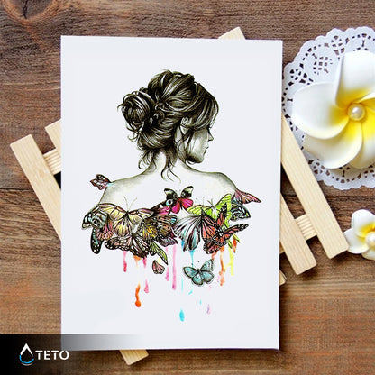 Porträt einer Frau mit Schmetterlingen - TETO Temporäre Tattoos