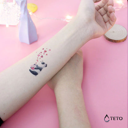 Panda mit Herzen - TETO Temporäre Tattoos